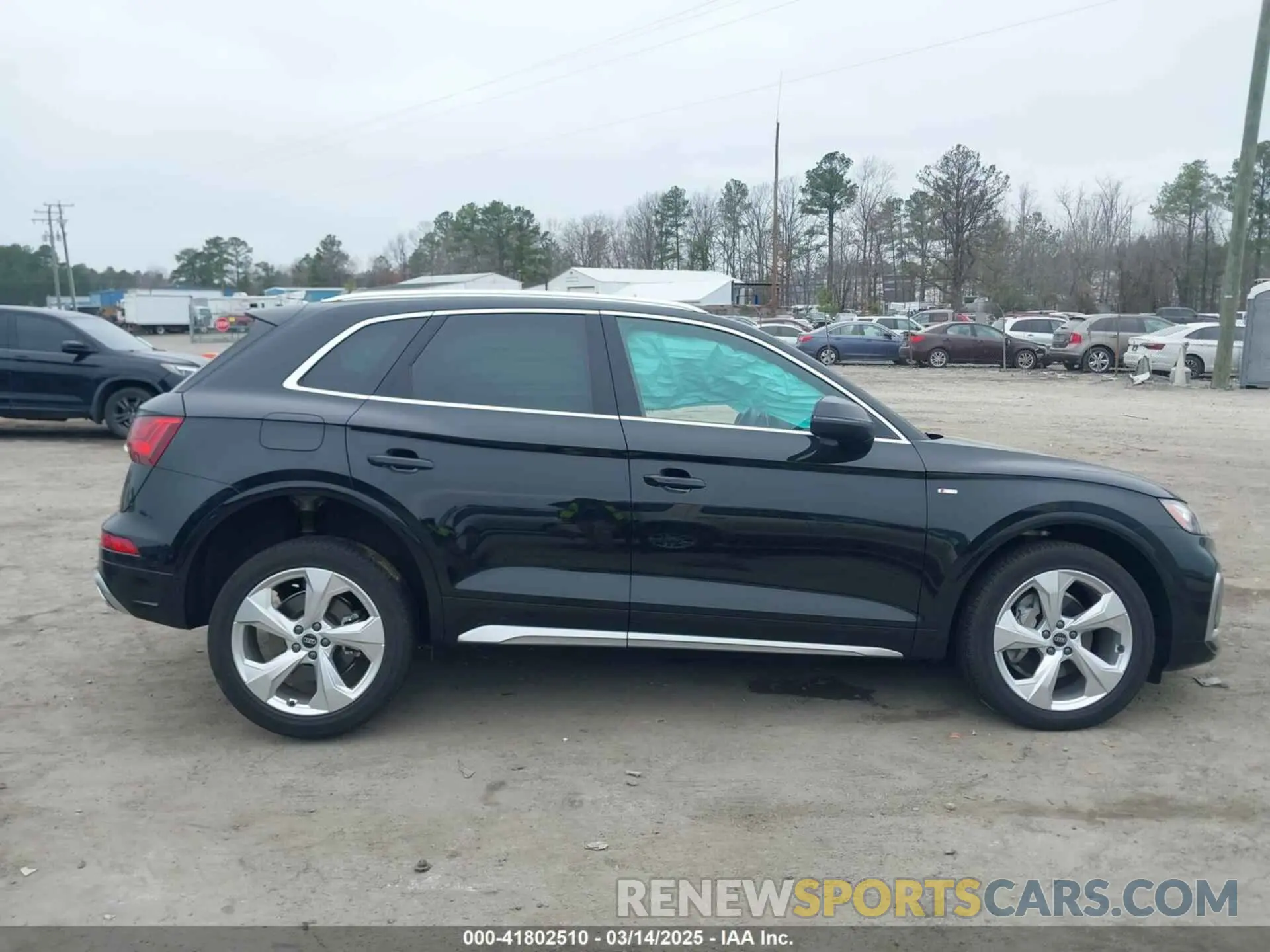 13 Photograph of a damaged car WA1EAAFY1P2077085 AUDI Q5 2023