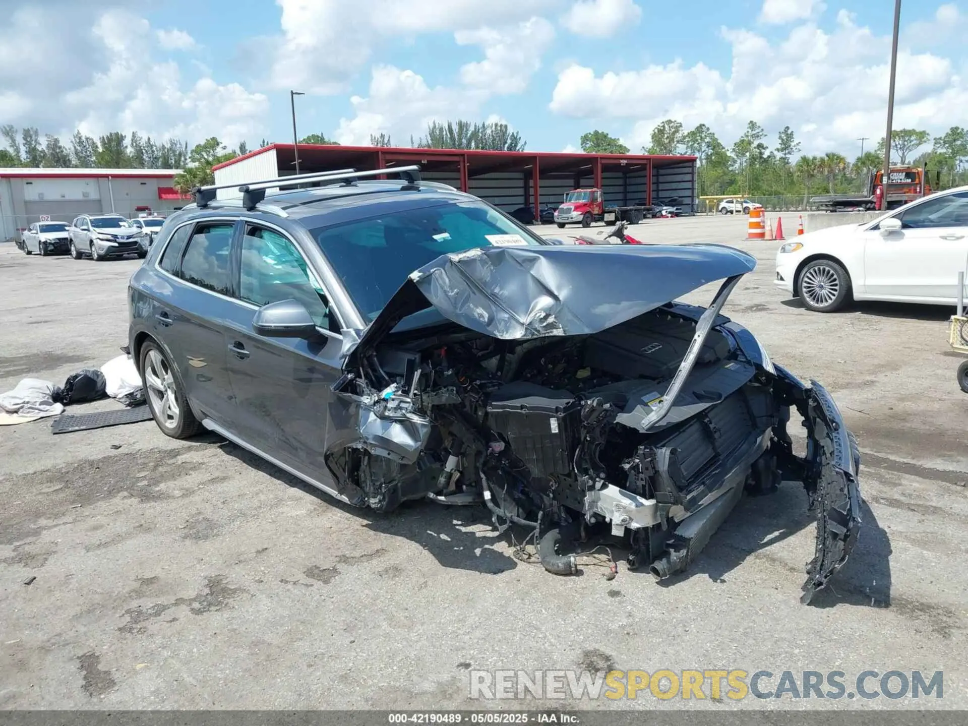 1 Photograph of a damaged car WA1EAAFY1P2088376 AUDI Q5 2023