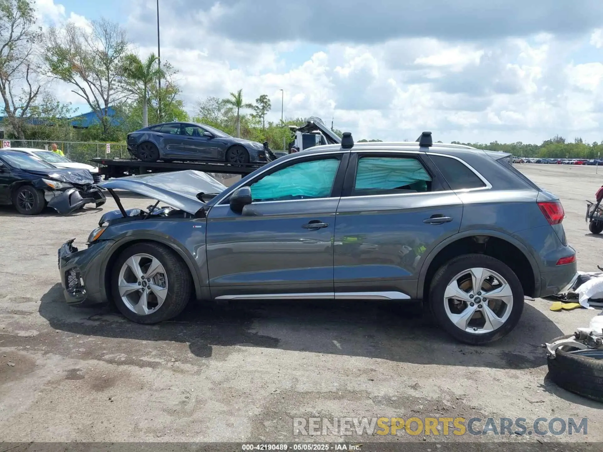 14 Photograph of a damaged car WA1EAAFY1P2088376 AUDI Q5 2023