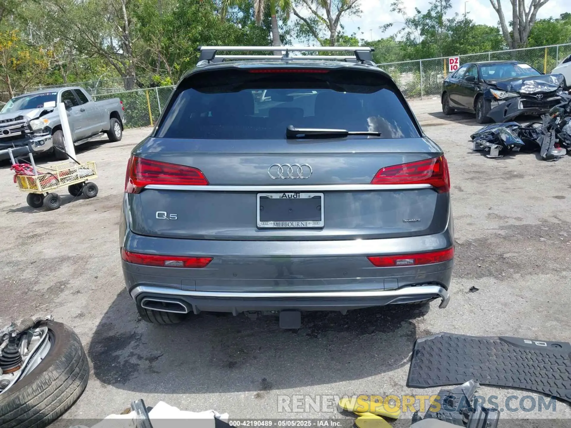 16 Photograph of a damaged car WA1EAAFY1P2088376 AUDI Q5 2023