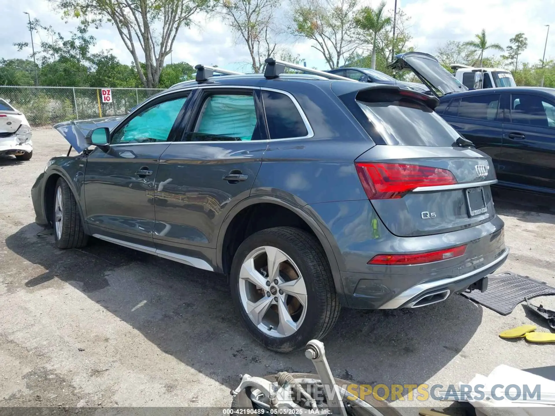 3 Photograph of a damaged car WA1EAAFY1P2088376 AUDI Q5 2023
