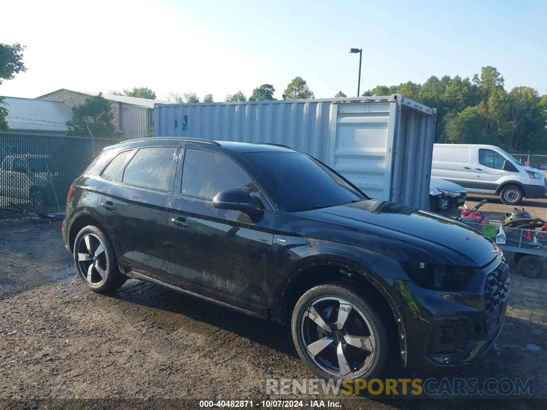 1 Photograph of a damaged car WA1EAAFY2P2012262 AUDI Q5 2023