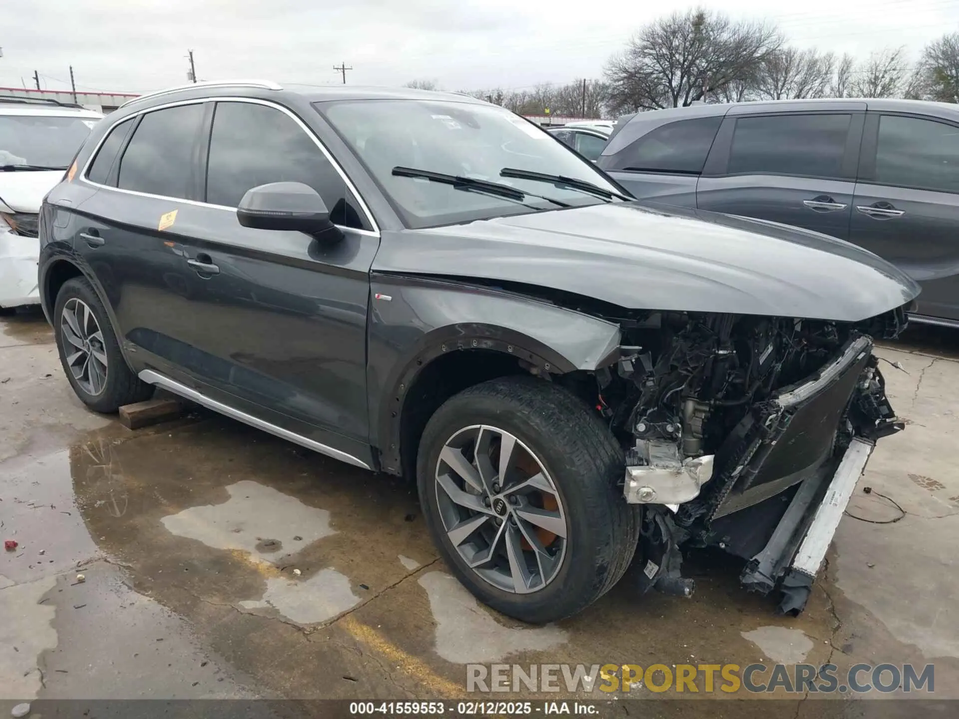 1 Photograph of a damaged car WA1EAAFY2P2019020 AUDI Q5 2023