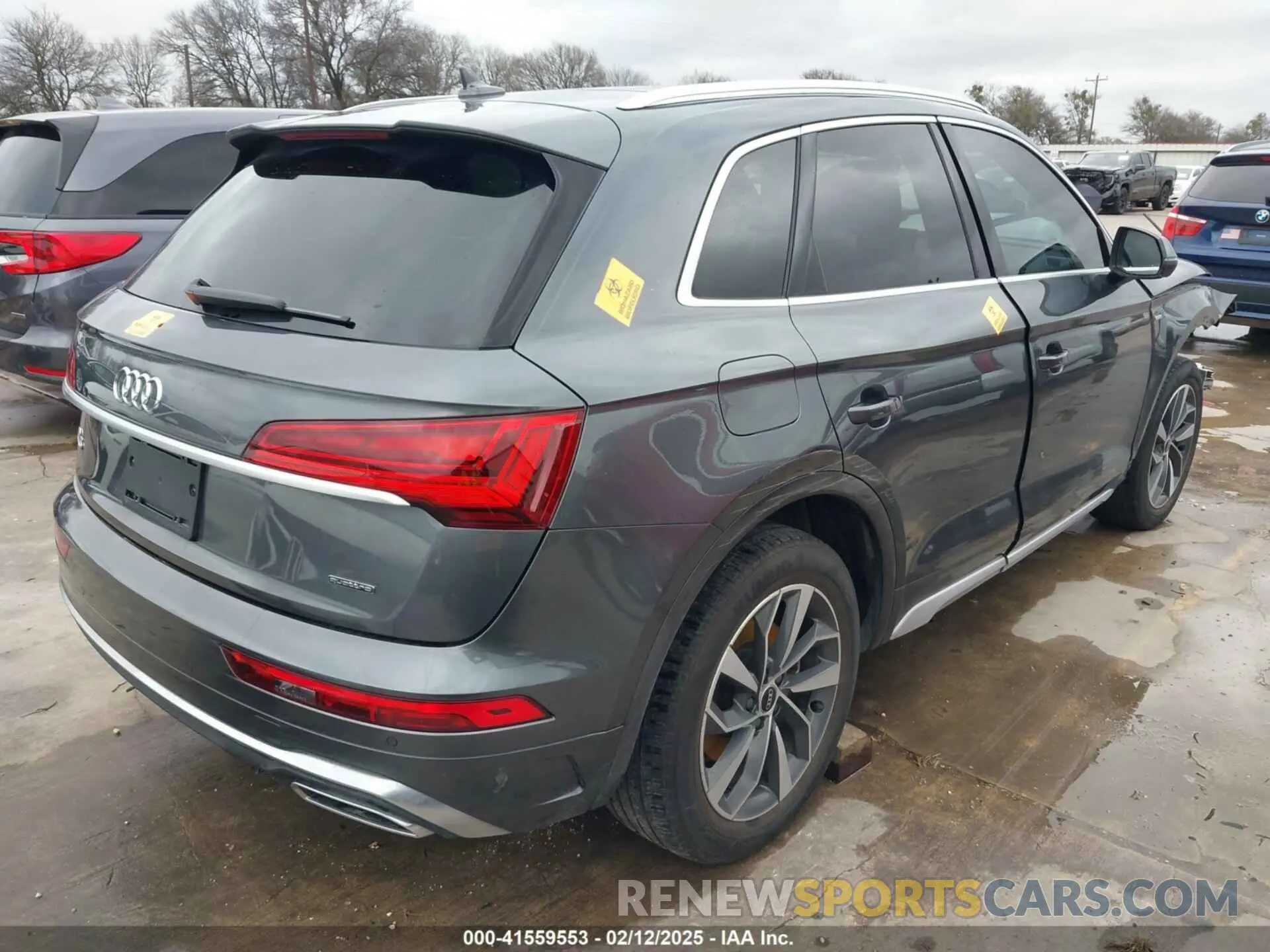 4 Photograph of a damaged car WA1EAAFY2P2019020 AUDI Q5 2023