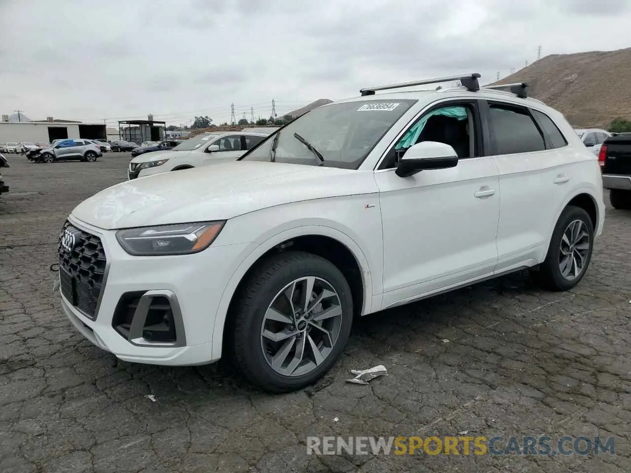 1 Photograph of a damaged car WA1EAAFY2P2060456 AUDI Q5 2023