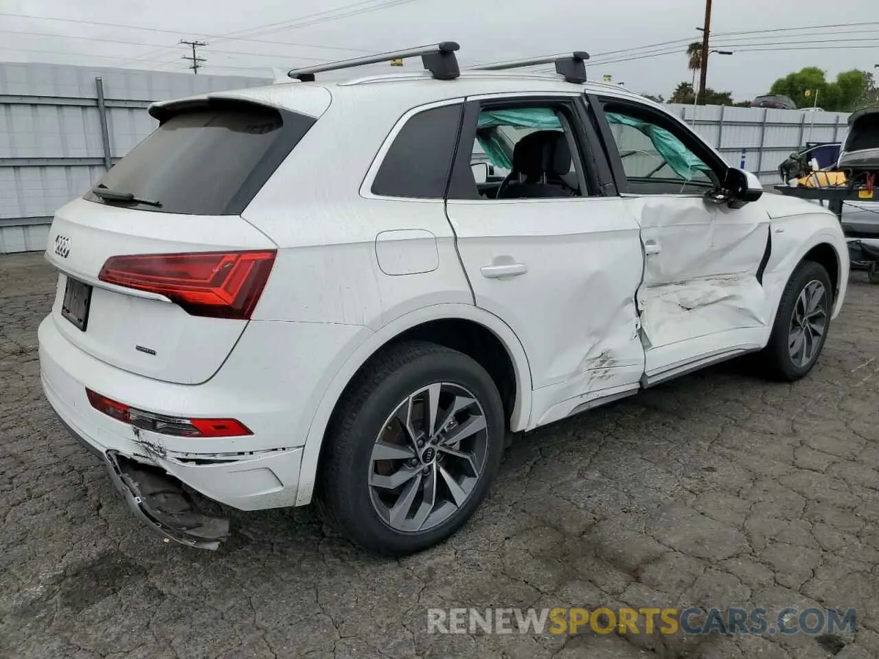 3 Photograph of a damaged car WA1EAAFY2P2060456 AUDI Q5 2023
