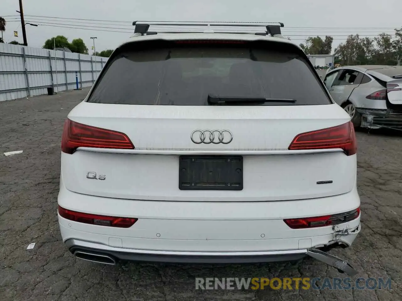 6 Photograph of a damaged car WA1EAAFY2P2060456 AUDI Q5 2023