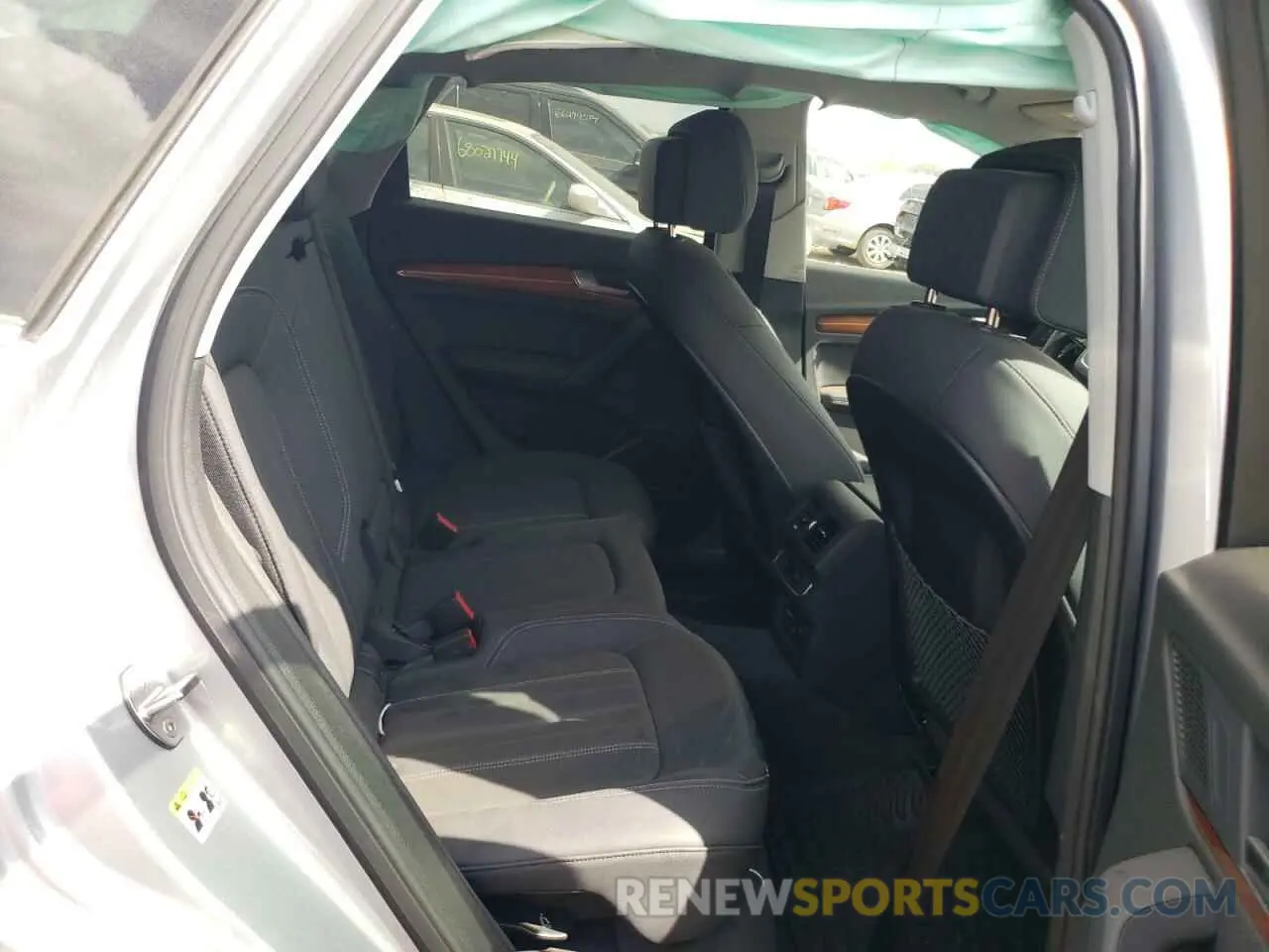 10 Photograph of a damaged car WA1EAAFY2P2075880 AUDI Q5 2023