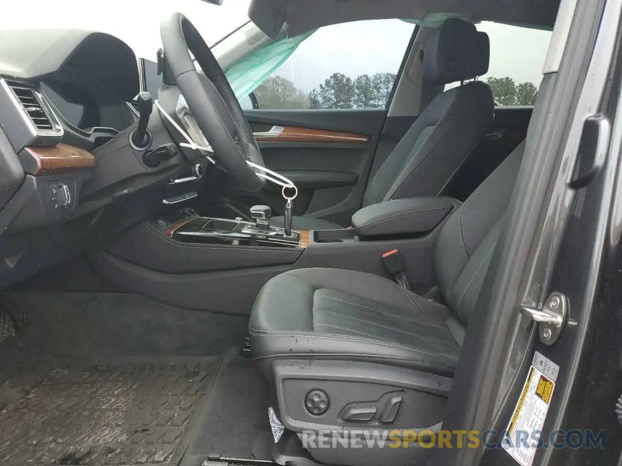 7 Photograph of a damaged car WA1EAAFY2P2140467 AUDI Q5 2023