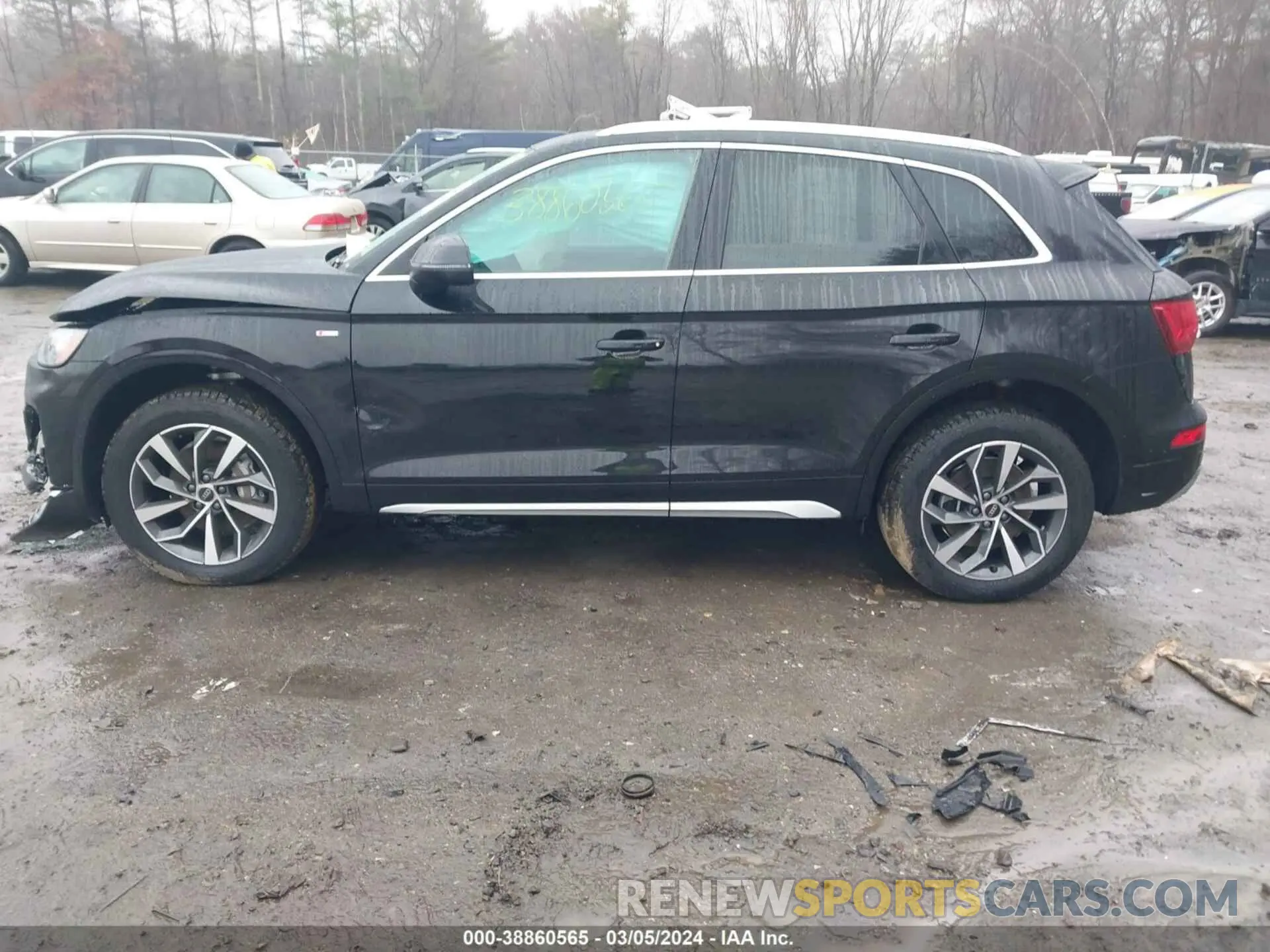 14 Photograph of a damaged car WA1EAAFY2P2141747 AUDI Q5 2023
