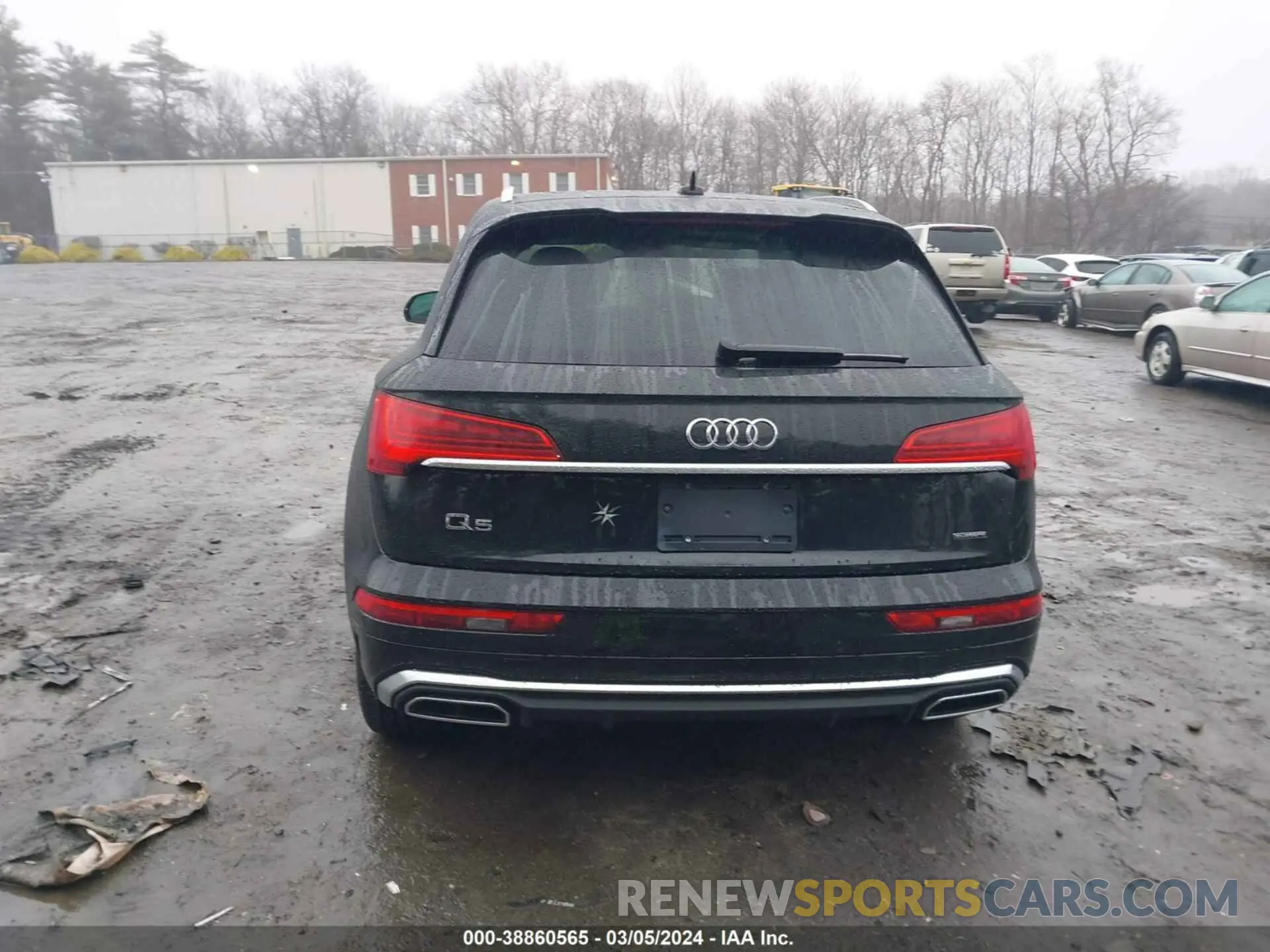 16 Photograph of a damaged car WA1EAAFY2P2141747 AUDI Q5 2023