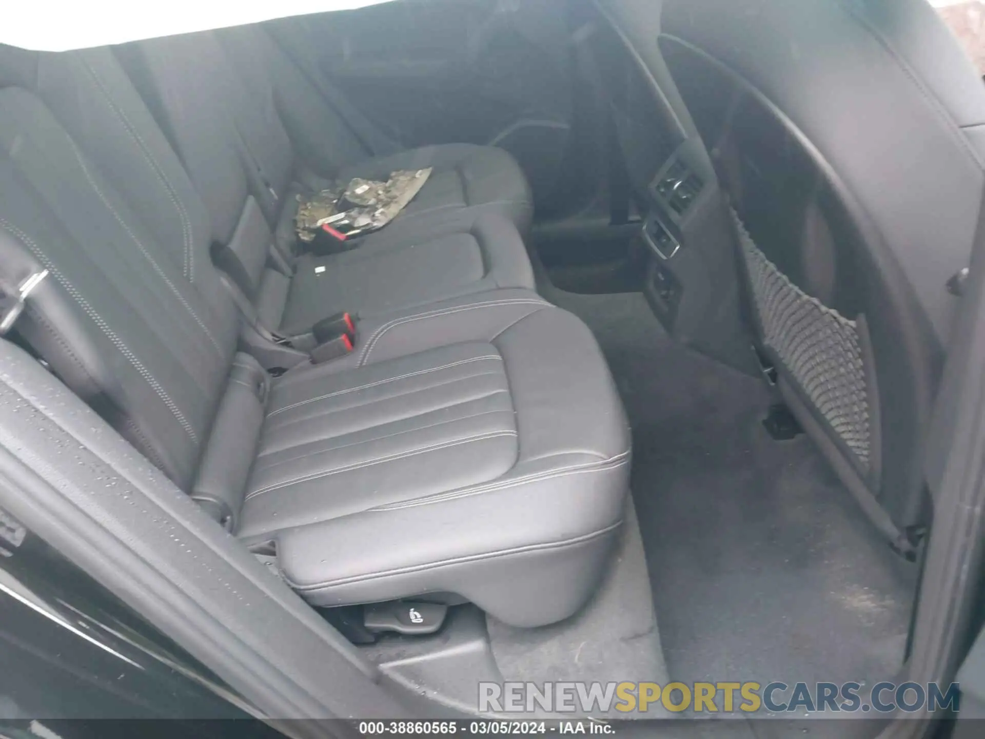 8 Photograph of a damaged car WA1EAAFY2P2141747 AUDI Q5 2023