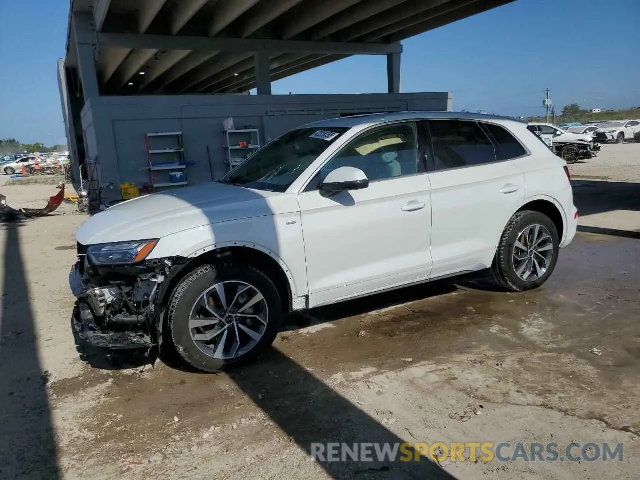 1 Photograph of a damaged car WA1EAAFY2P2170200 AUDI Q5 2023
