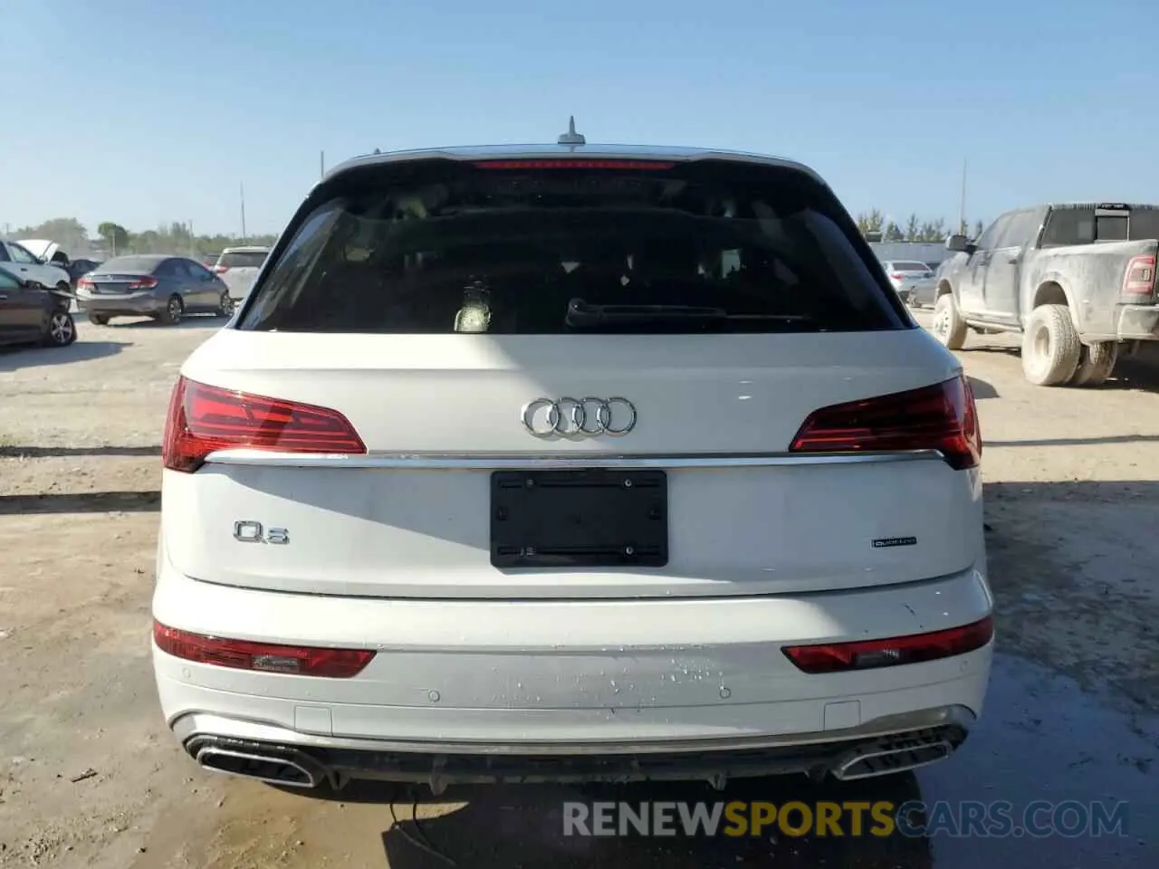 6 Photograph of a damaged car WA1EAAFY2P2170200 AUDI Q5 2023