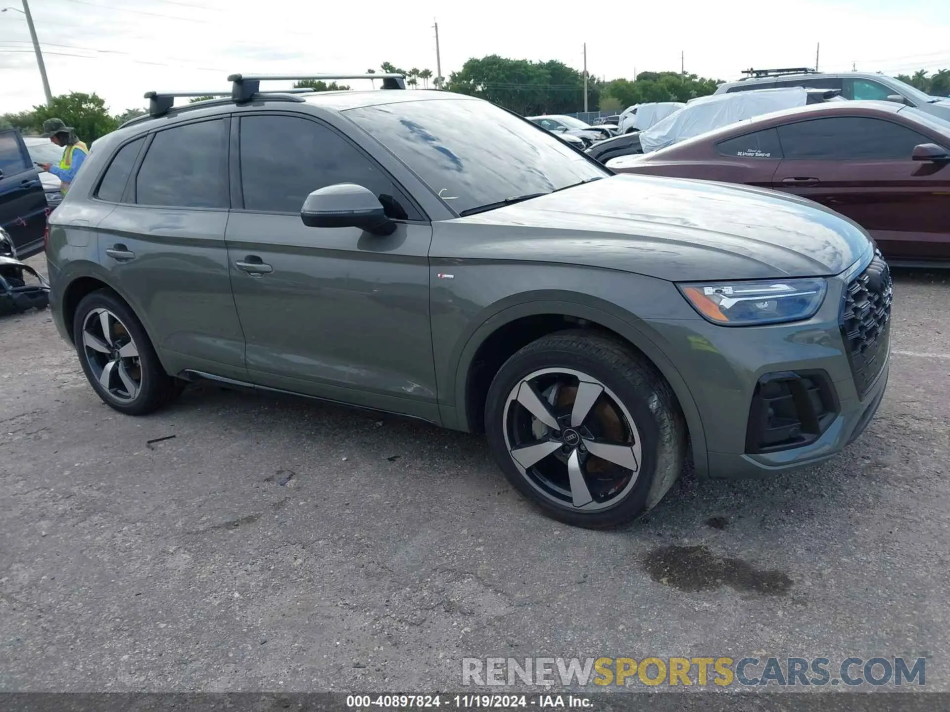 1 Photograph of a damaged car WA1EAAFY2P2192276 AUDI Q5 2023