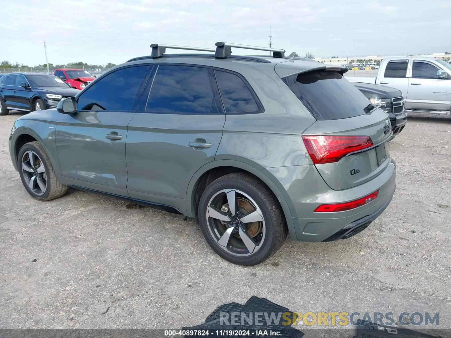 3 Photograph of a damaged car WA1EAAFY2P2192276 AUDI Q5 2023