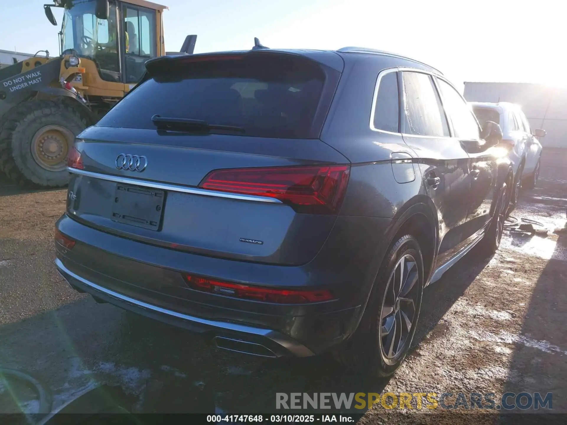 4 Photograph of a damaged car WA1EAAFY3P2040555 AUDI Q5 2023