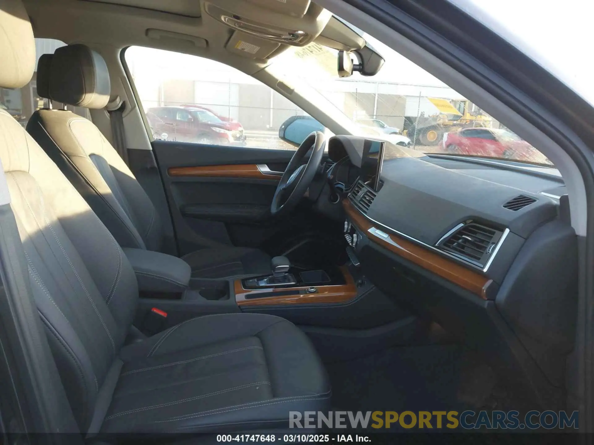 5 Photograph of a damaged car WA1EAAFY3P2040555 AUDI Q5 2023