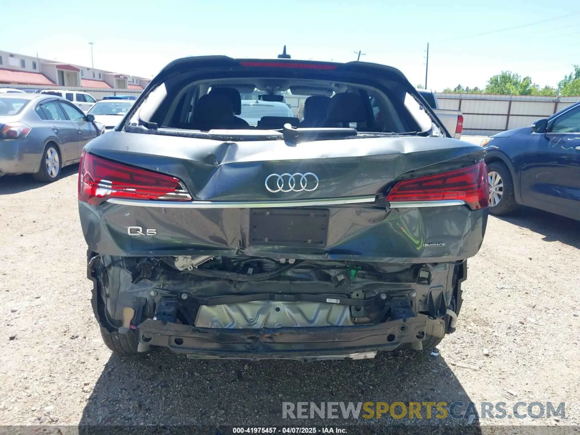17 Photograph of a damaged car WA1EAAFY3P2123399 AUDI Q5 2023