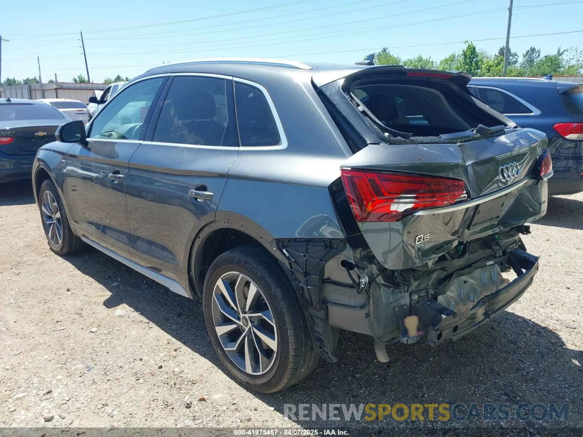 3 Photograph of a damaged car WA1EAAFY3P2123399 AUDI Q5 2023