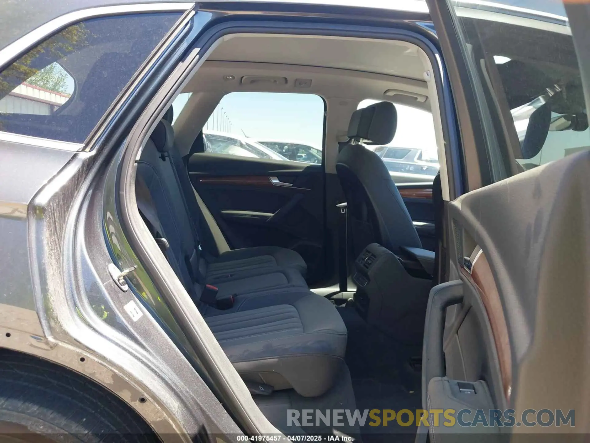 8 Photograph of a damaged car WA1EAAFY3P2123399 AUDI Q5 2023