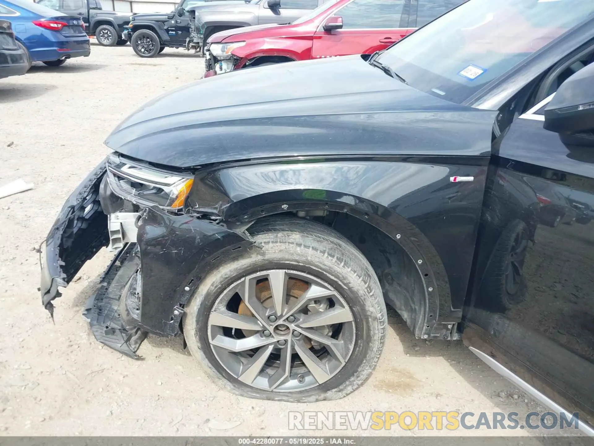 17 Photograph of a damaged car WA1EAAFY3P2145743 AUDI Q5 2023