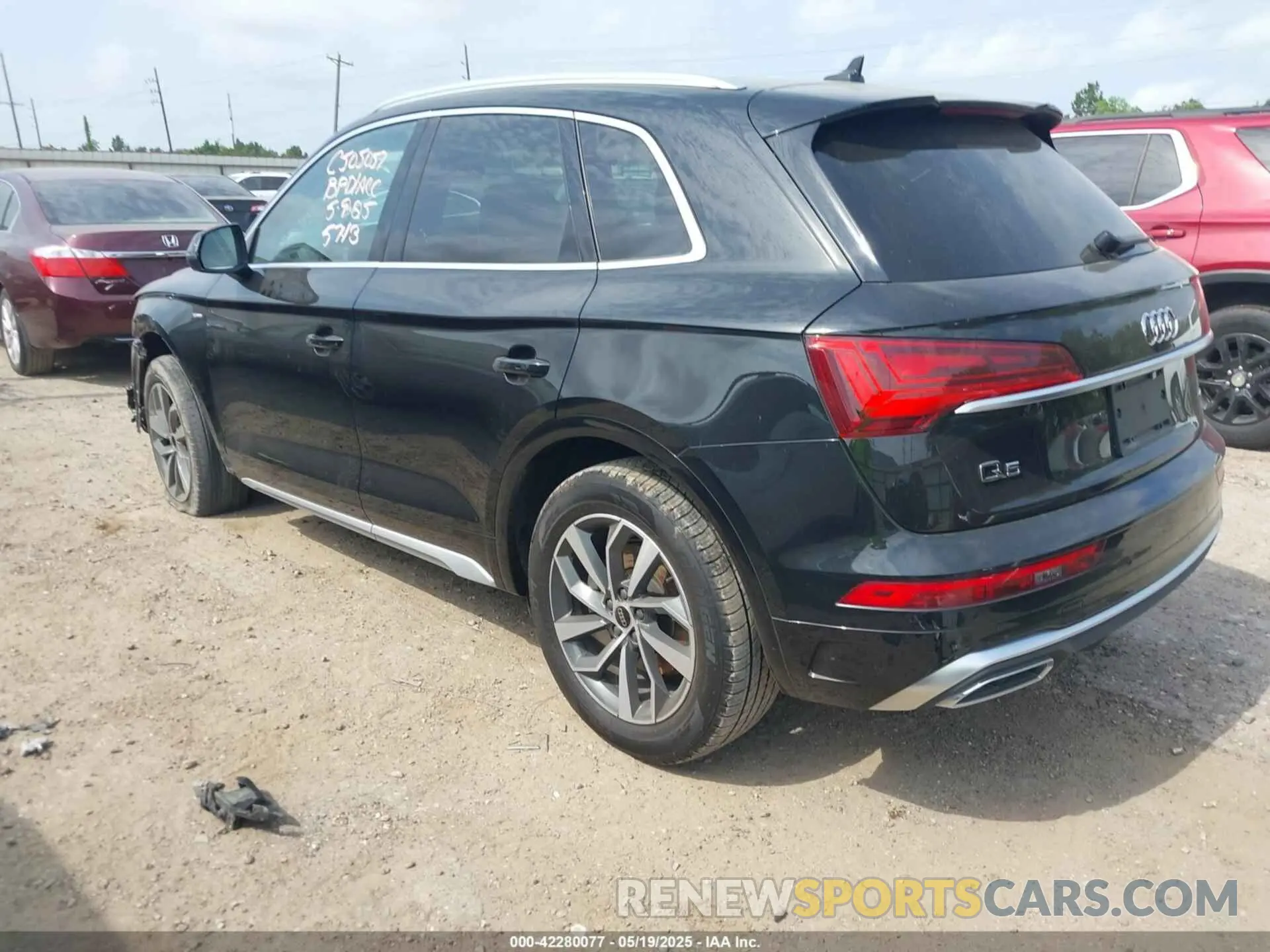 3 Photograph of a damaged car WA1EAAFY3P2145743 AUDI Q5 2023