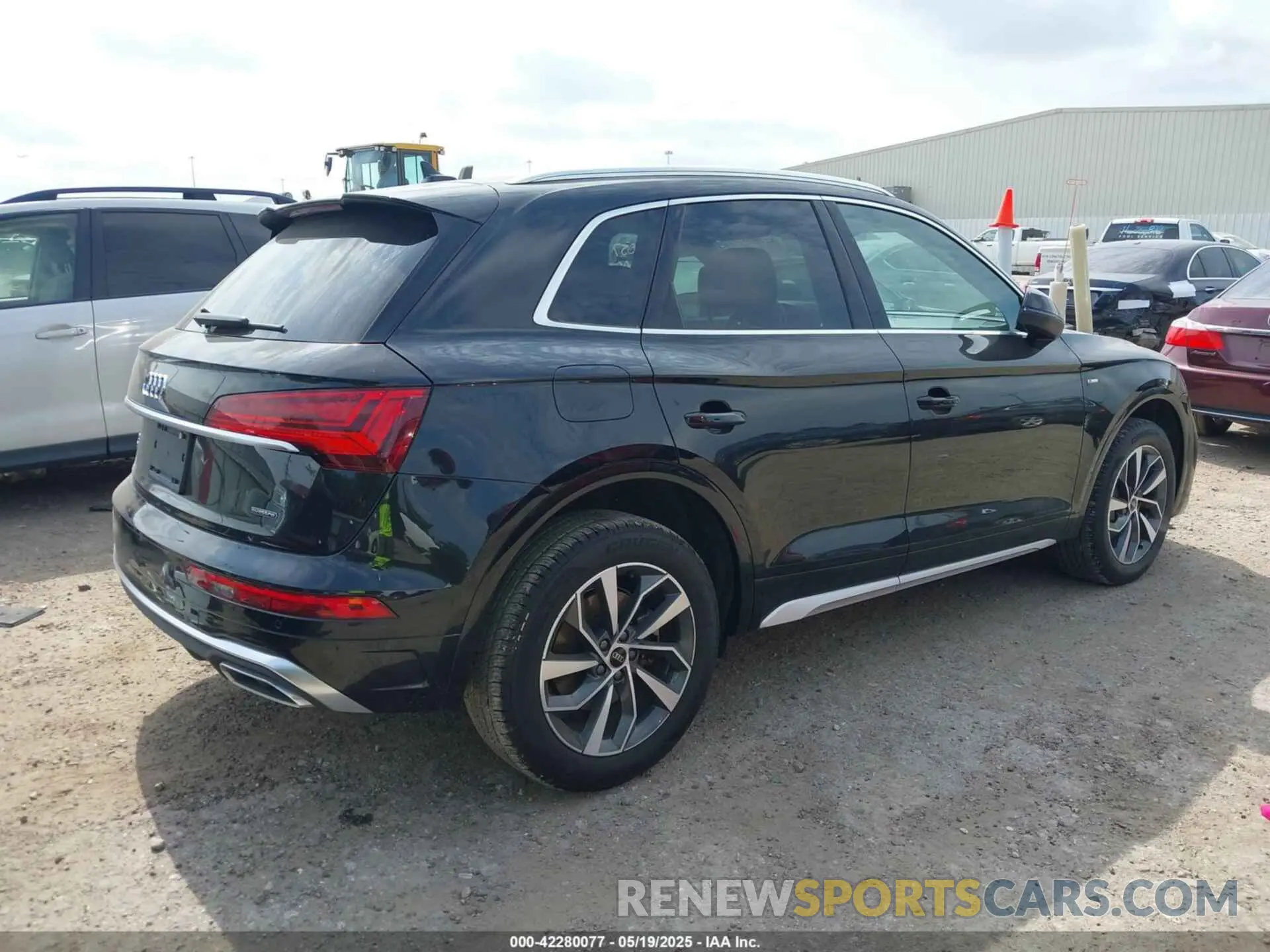 4 Photograph of a damaged car WA1EAAFY3P2145743 AUDI Q5 2023