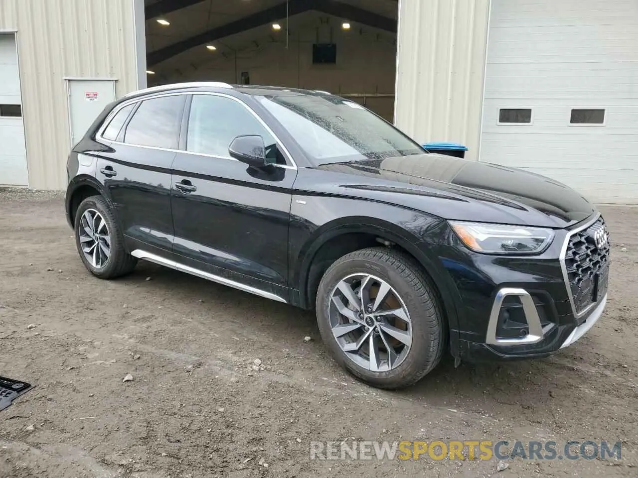4 Photograph of a damaged car WA1EAAFY3P2191623 AUDI Q5 2023