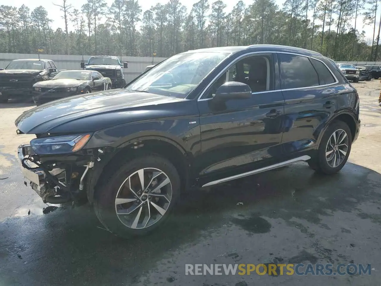1 Photograph of a damaged car WA1EAAFY4P2015471 AUDI Q5 2023