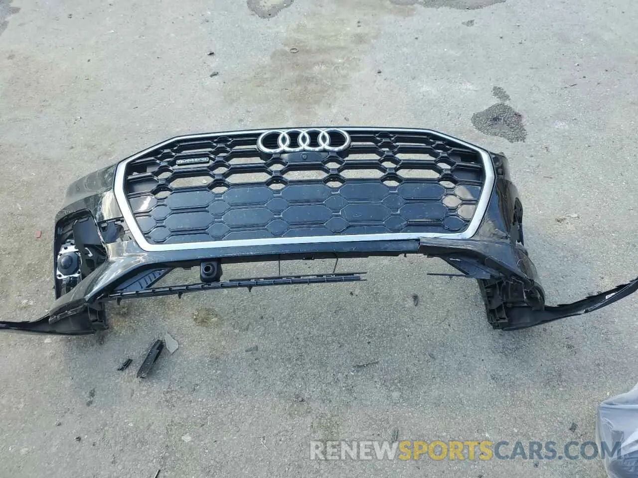 13 Photograph of a damaged car WA1EAAFY4P2015471 AUDI Q5 2023