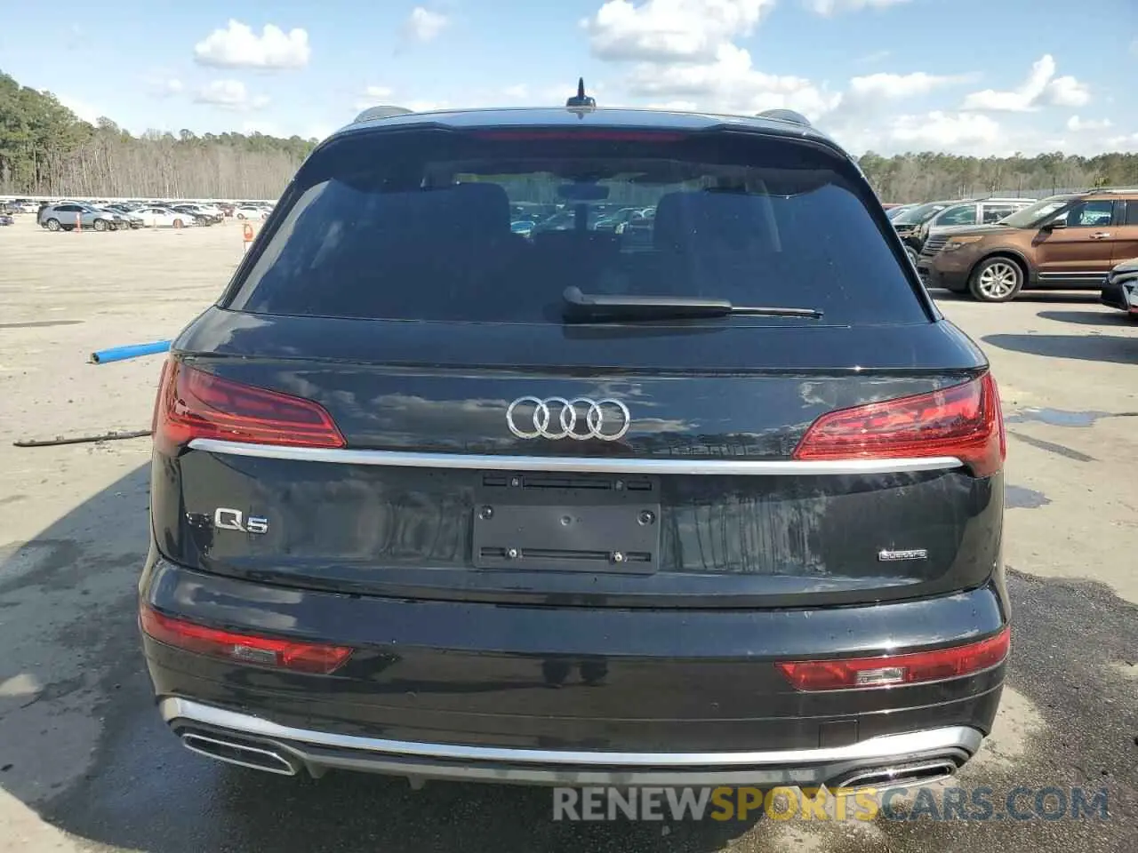 6 Photograph of a damaged car WA1EAAFY4P2015471 AUDI Q5 2023