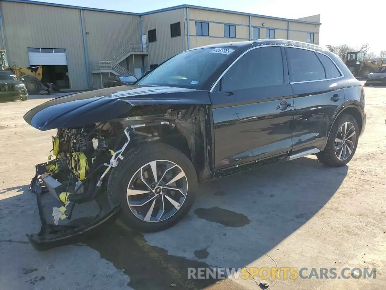 1 Photograph of a damaged car WA1EAAFY4P2019049 AUDI Q5 2023