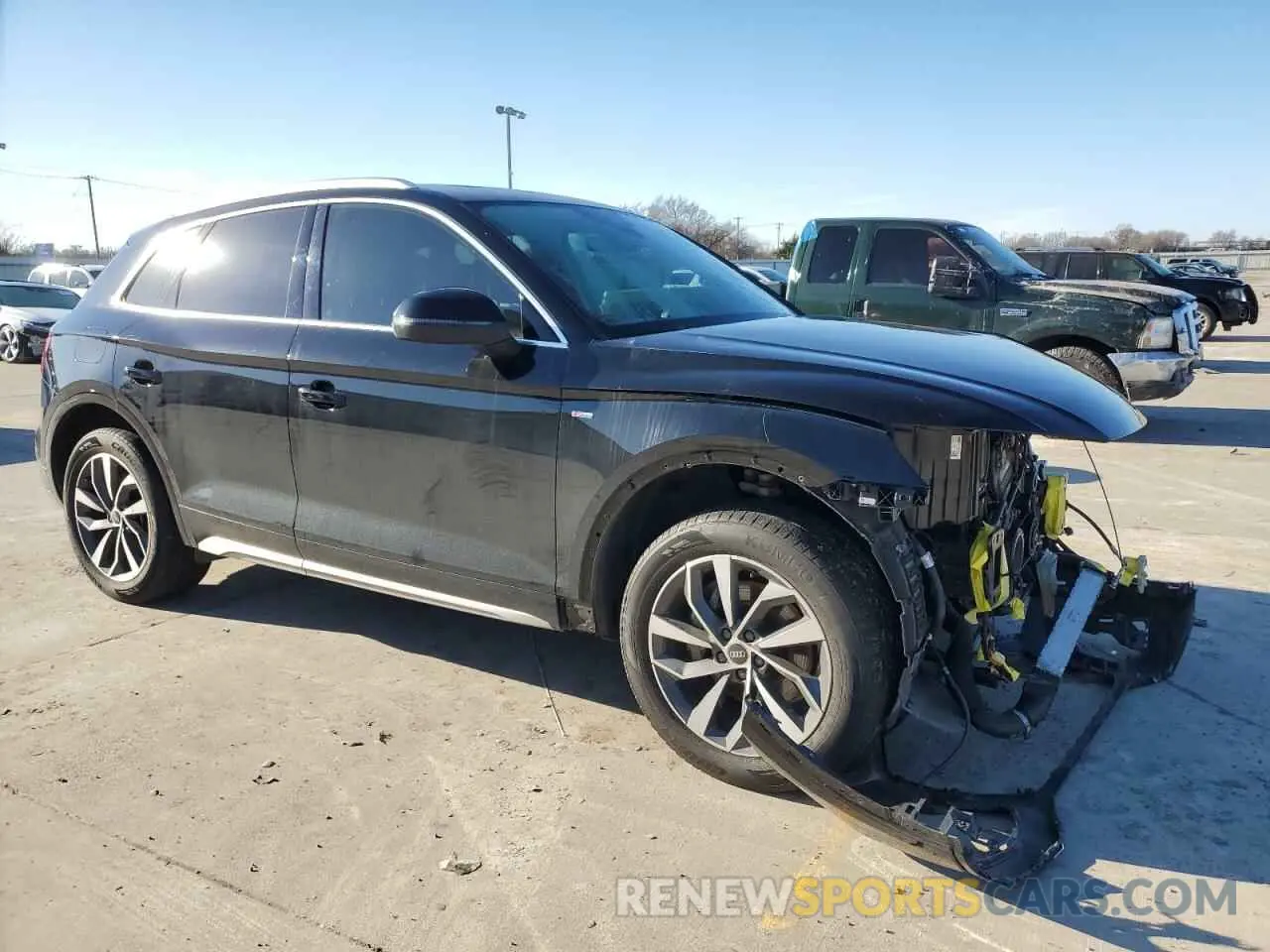 4 Photograph of a damaged car WA1EAAFY4P2019049 AUDI Q5 2023