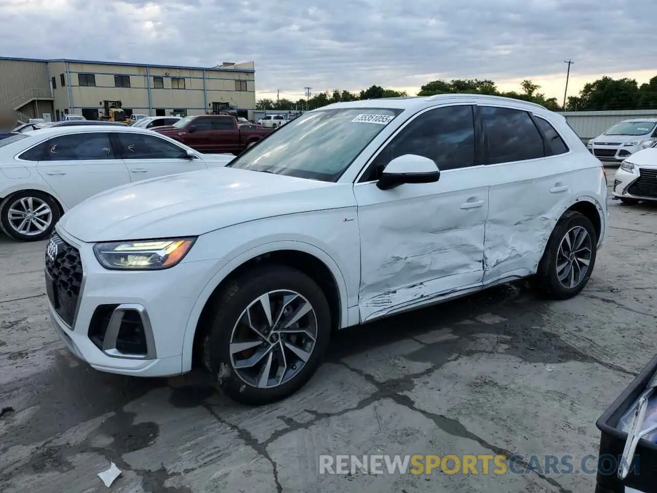 1 Photograph of a damaged car WA1EAAFY4P2035574 AUDI Q5 2023