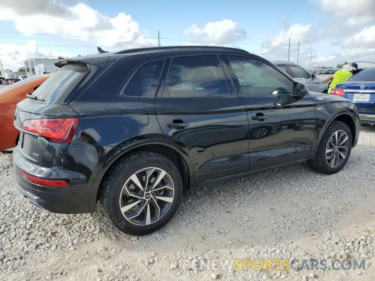 3 Photograph of a damaged car WA1EAAFY4P2037339 AUDI Q5 2023