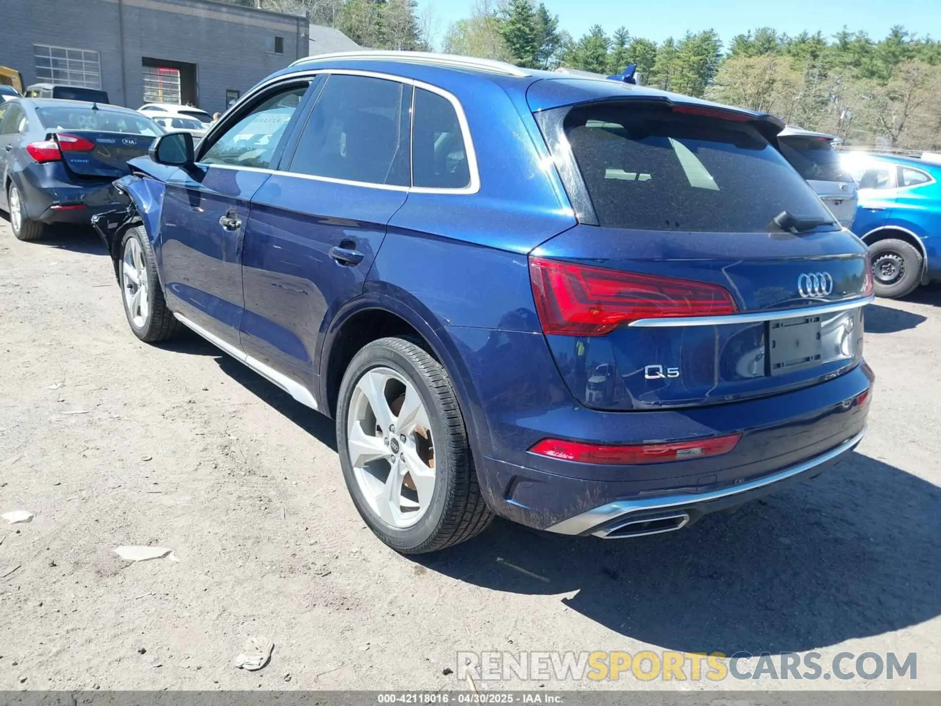 3 Photograph of a damaged car WA1EAAFY4P2052682 AUDI Q5 2023