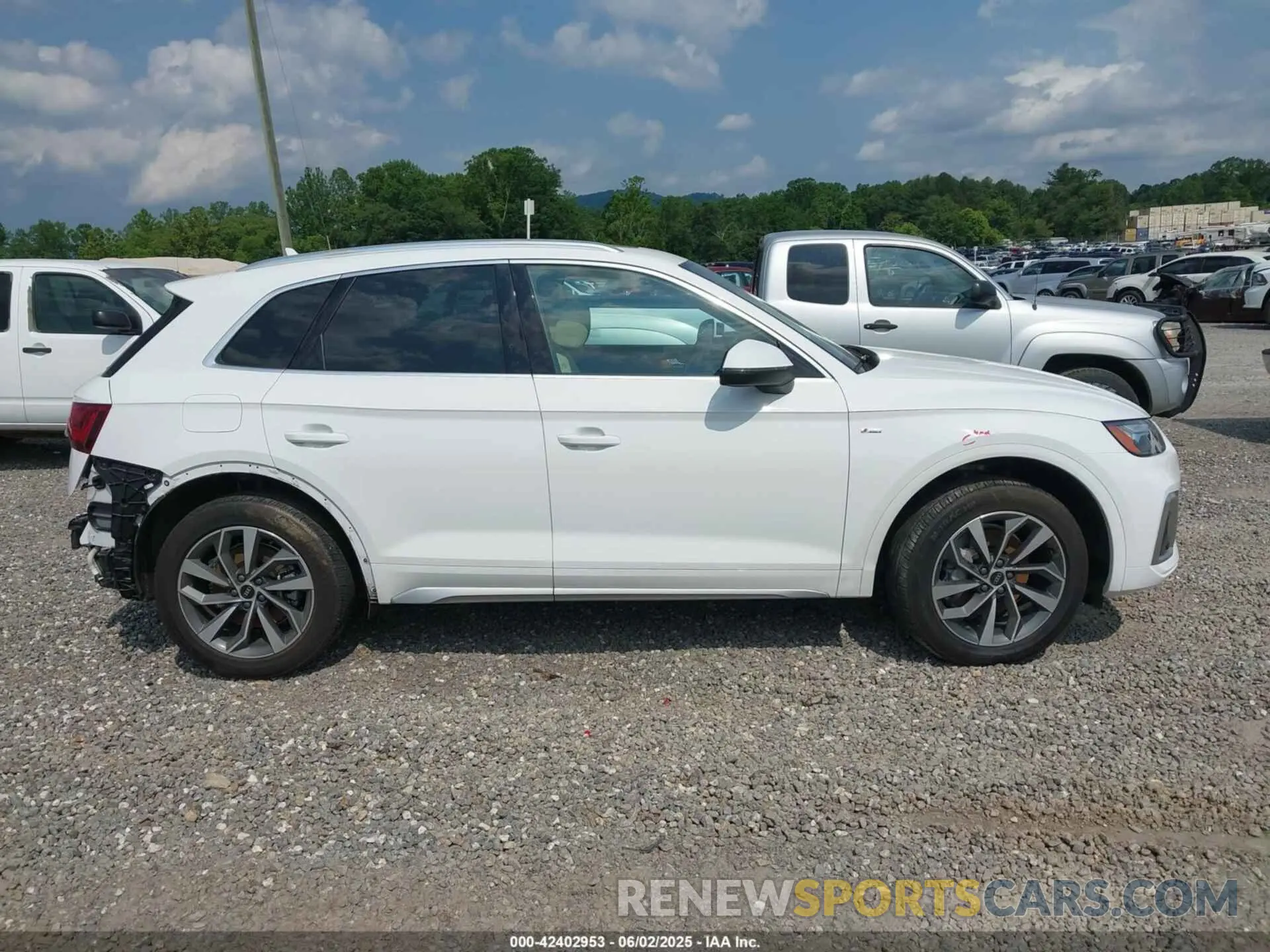 14 Photograph of a damaged car WA1EAAFY4P2070678 AUDI Q5 2023