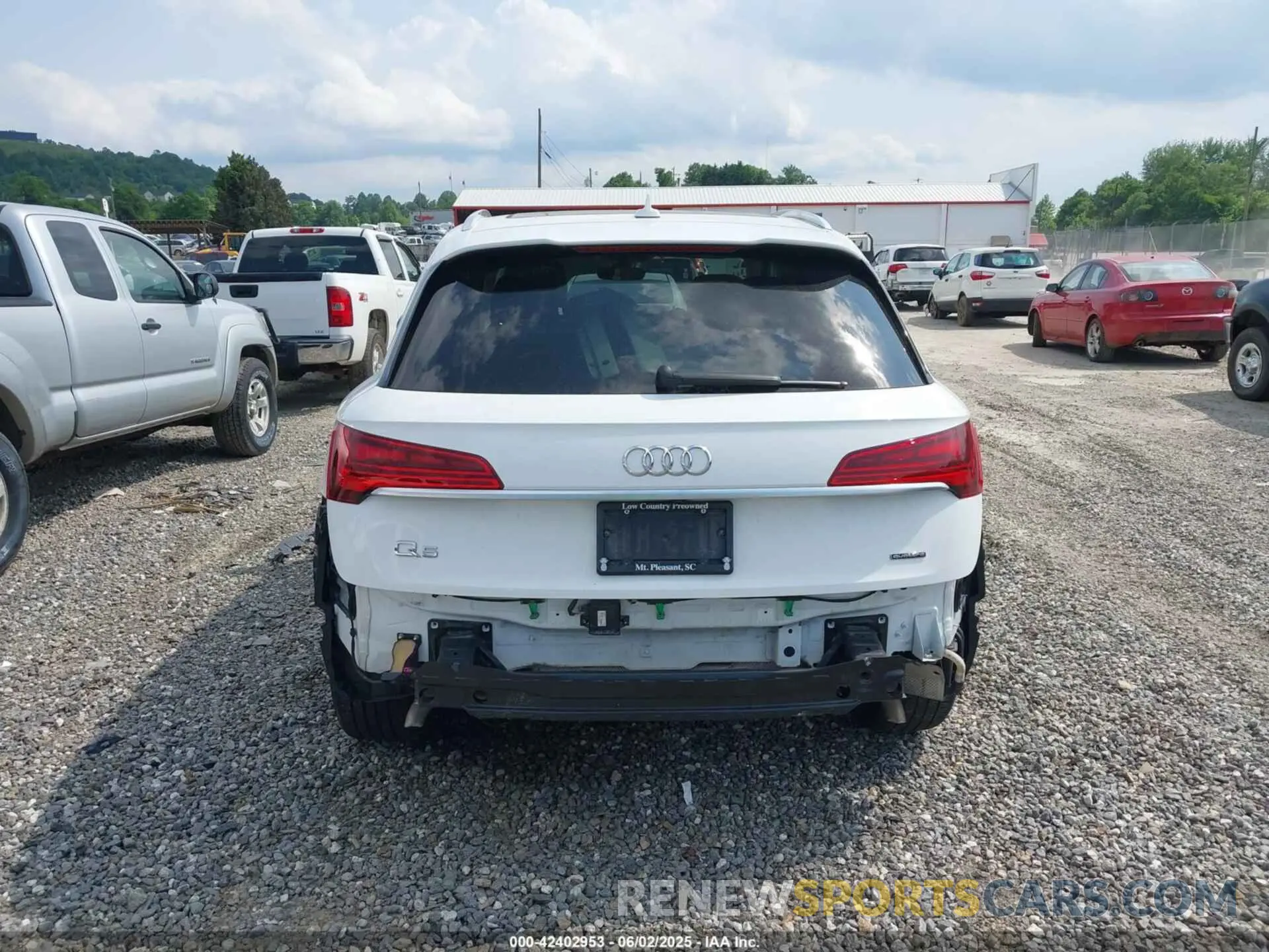 17 Photograph of a damaged car WA1EAAFY4P2070678 AUDI Q5 2023