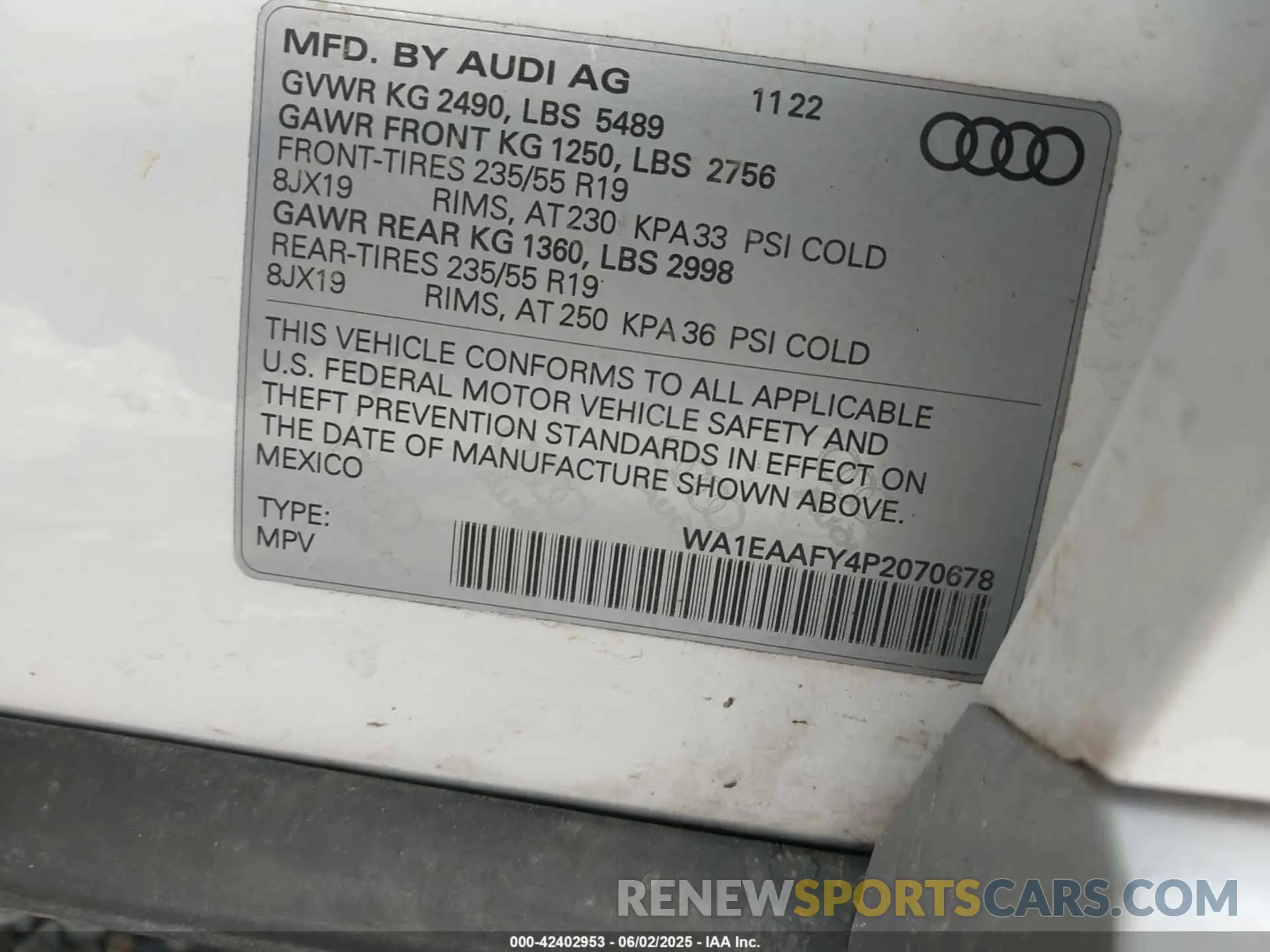 9 Photograph of a damaged car WA1EAAFY4P2070678 AUDI Q5 2023