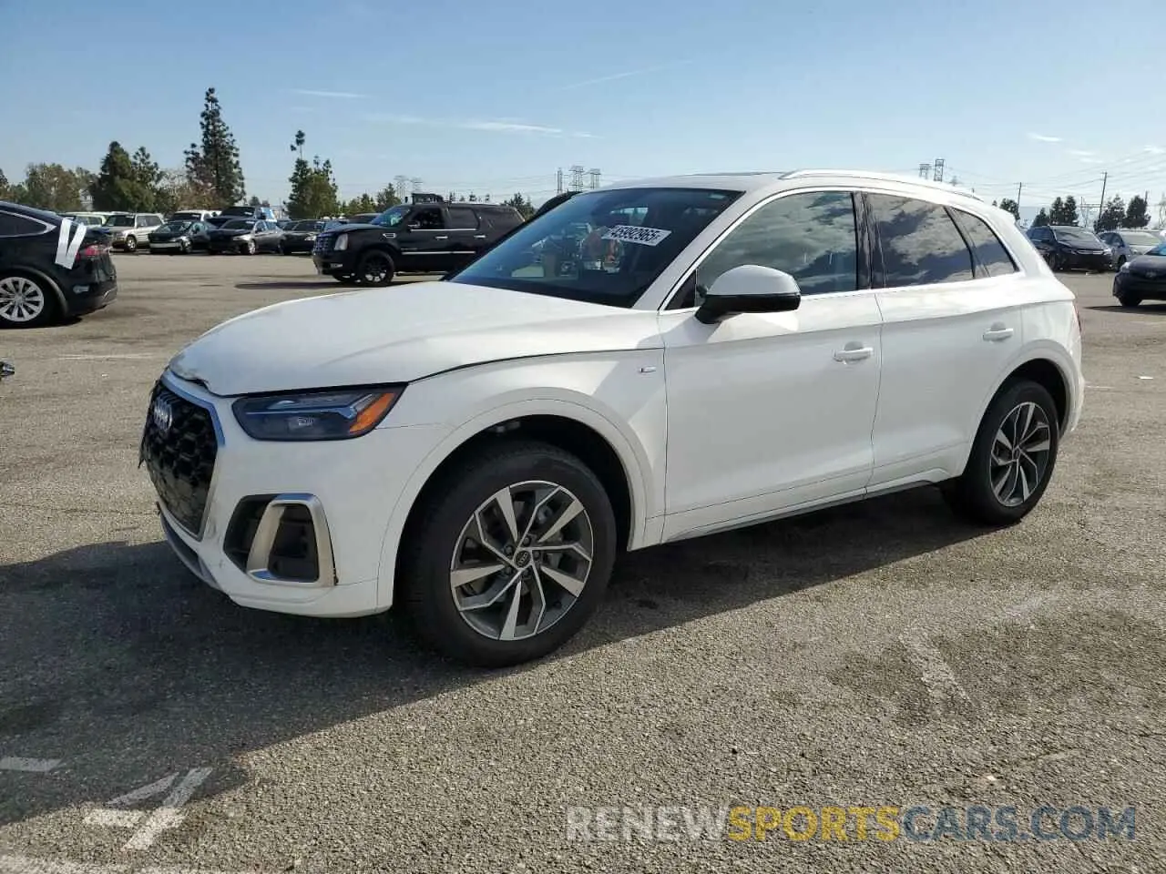 1 Photograph of a damaged car WA1EAAFY4P2142401 AUDI Q5 2023