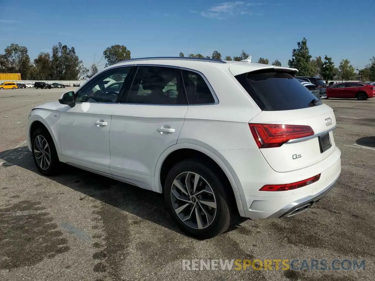 2 Photograph of a damaged car WA1EAAFY4P2142401 AUDI Q5 2023