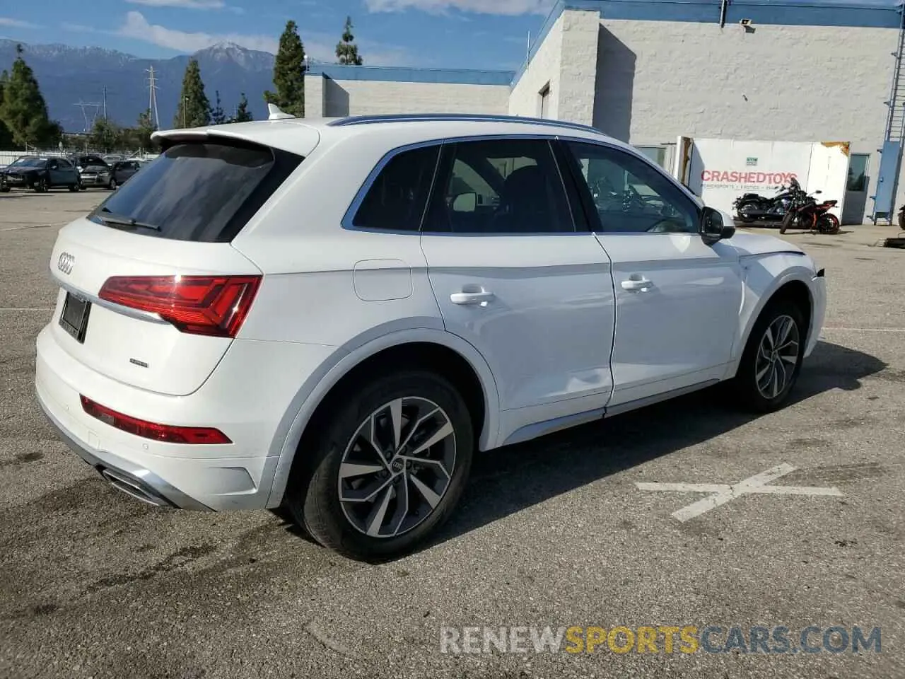 3 Photograph of a damaged car WA1EAAFY4P2142401 AUDI Q5 2023