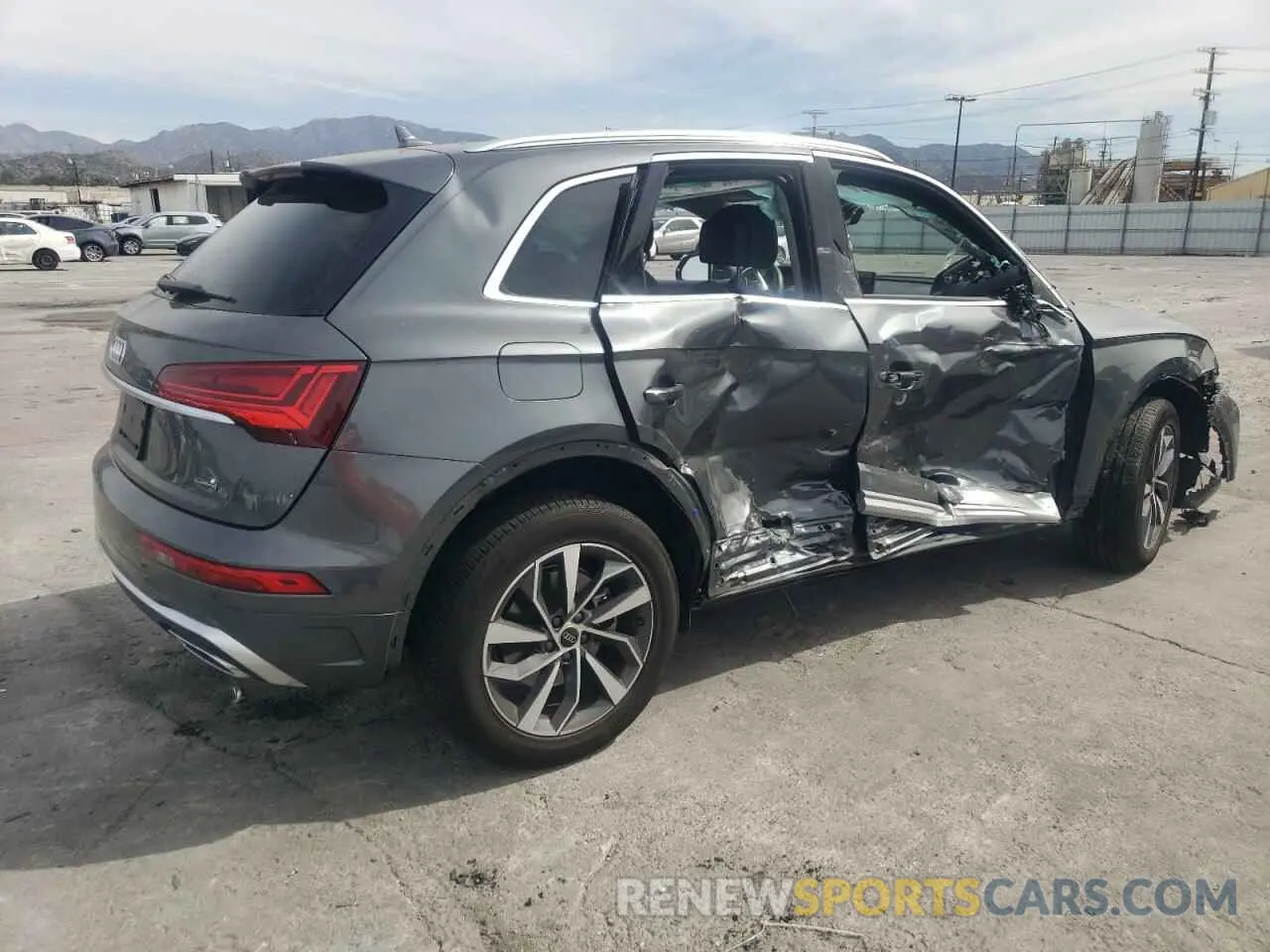 3 Photograph of a damaged car WA1EAAFY4P2153608 AUDI Q5 2023
