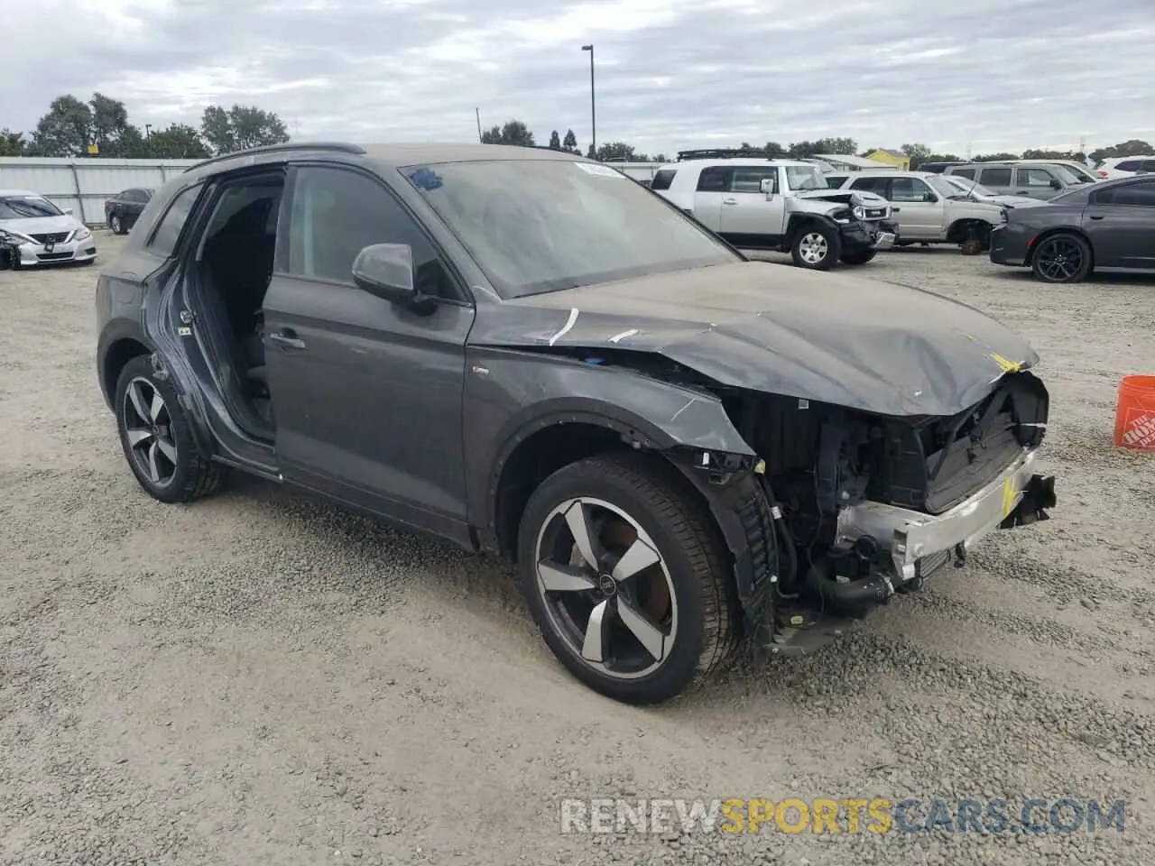4 Photograph of a damaged car WA1EAAFY4P2173017 AUDI Q5 2023