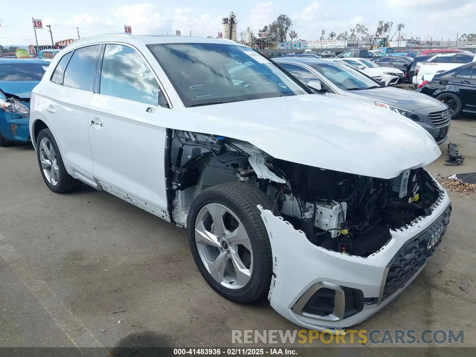 1 Photograph of a damaged car WA1EAAFY4P2175625 AUDI Q5 2023