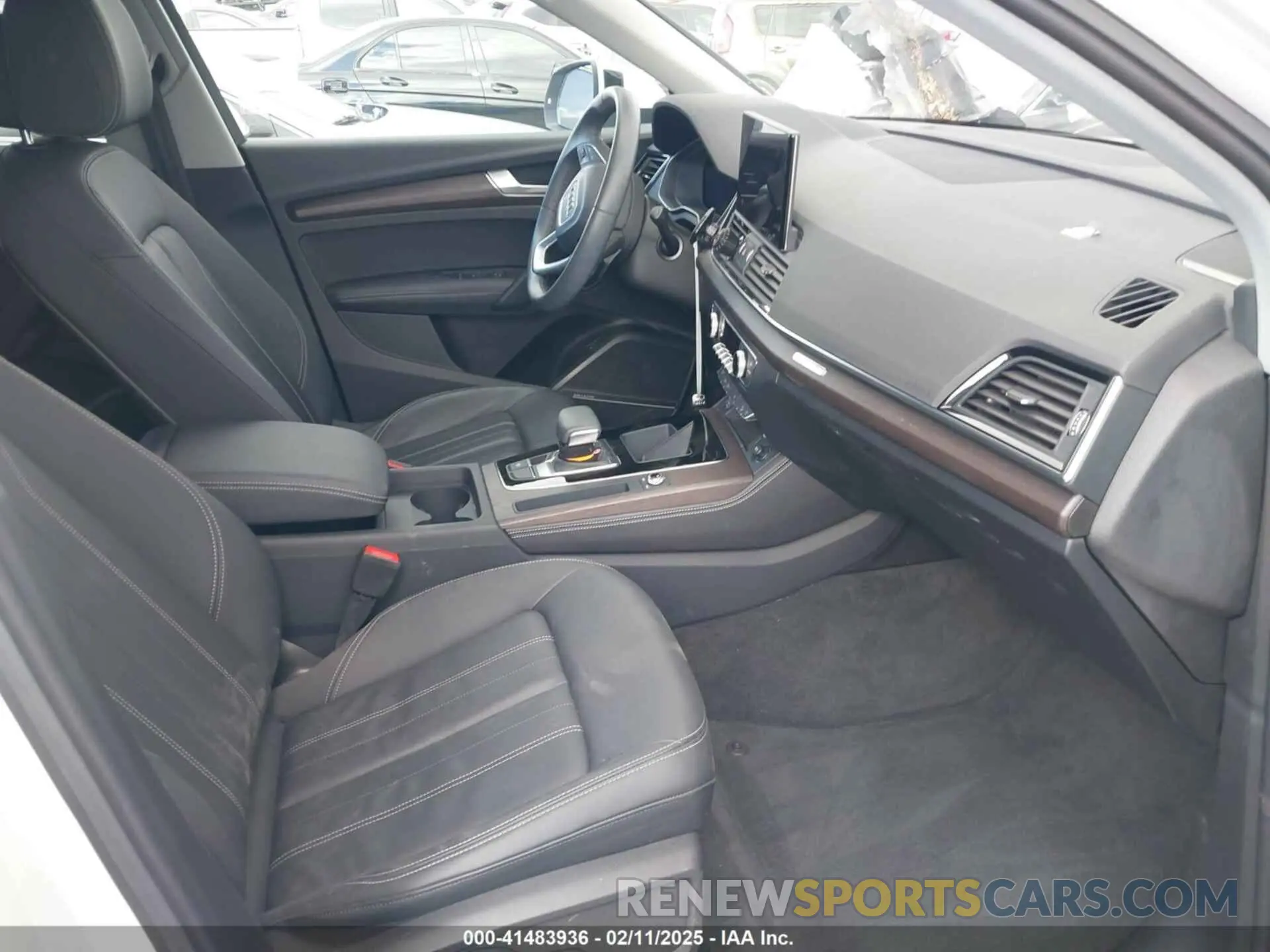 5 Photograph of a damaged car WA1EAAFY4P2175625 AUDI Q5 2023