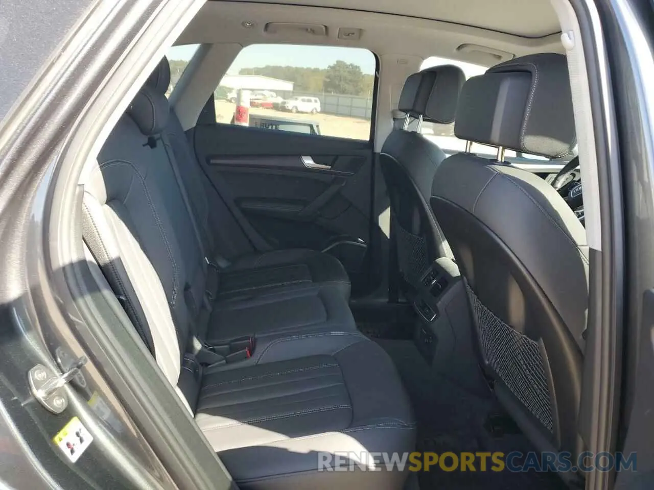 10 Photograph of a damaged car WA1EAAFY5P2031002 AUDI Q5 2023