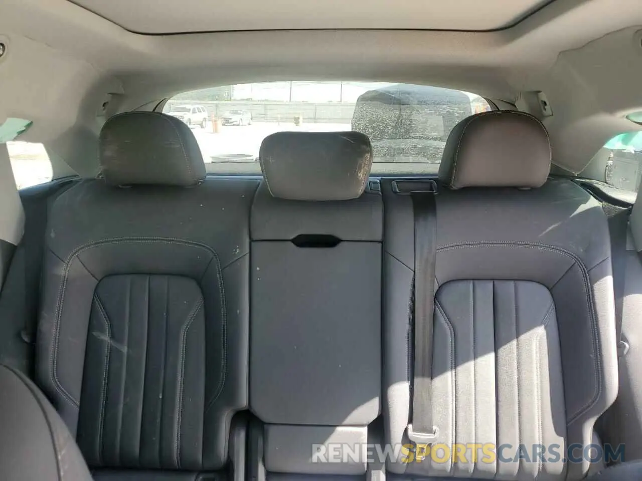 10 Photograph of a damaged car WA1EAAFY5P2118396 AUDI Q5 2023