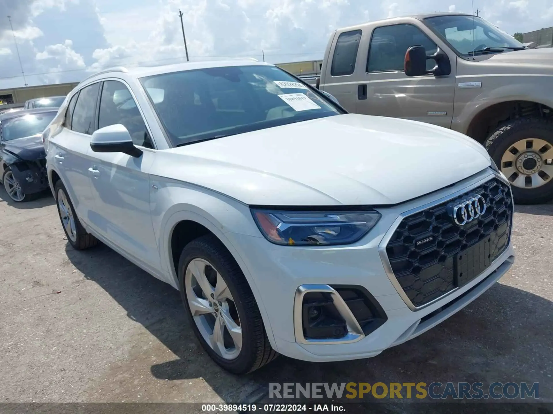 1 Photograph of a damaged car WA1EAAFY5P2122402 AUDI Q5 2023